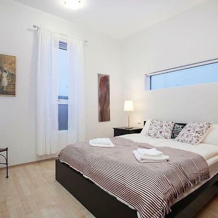 Cozy 3 Bedroom House Near The Blue Lagoon Njarthvik المظهر الخارجي الصورة